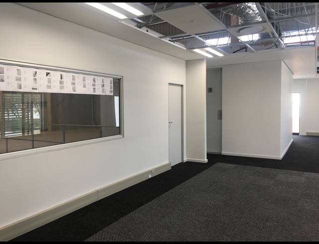 1,603M² WAREHOUSE TO LET IN MOUNT EDGECOMBE